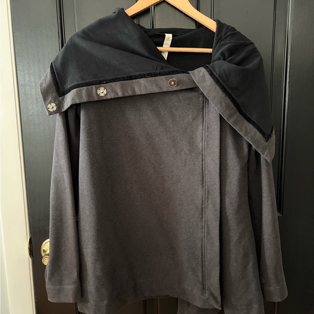 lululemon athletica Charcoal Gray and Black Hooded Pullover